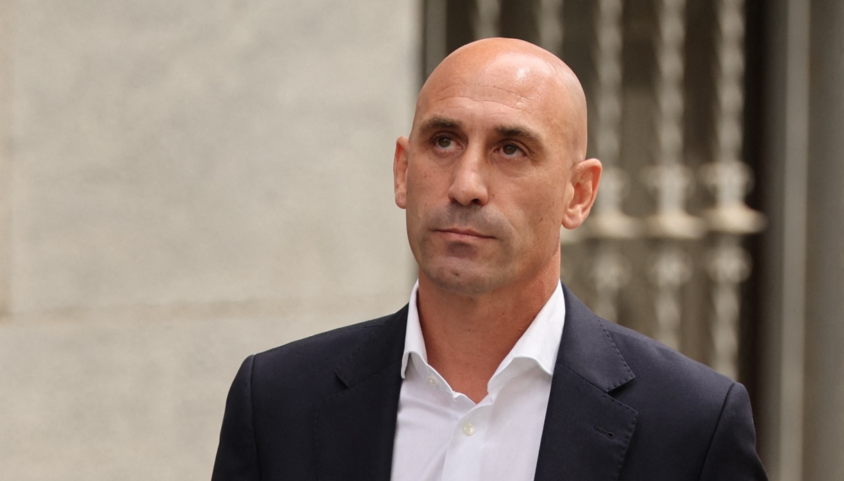 Fifa Luis Rubiales Disqualified Three Years For Kissing Jenni Hermoso