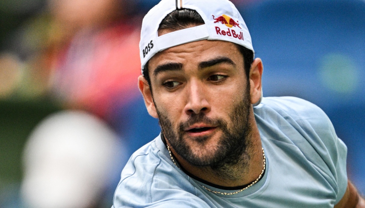 Matteo Berrettini Bercy Adventure Ends Immediately Sportal Eu