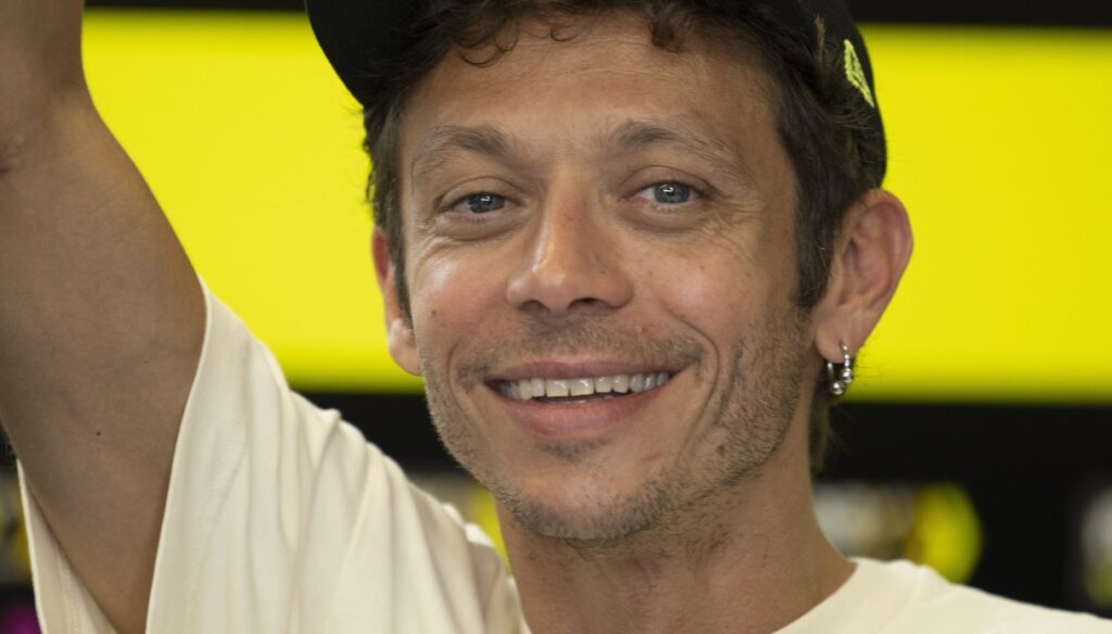 Valentino Rossi does not forget the two wheels