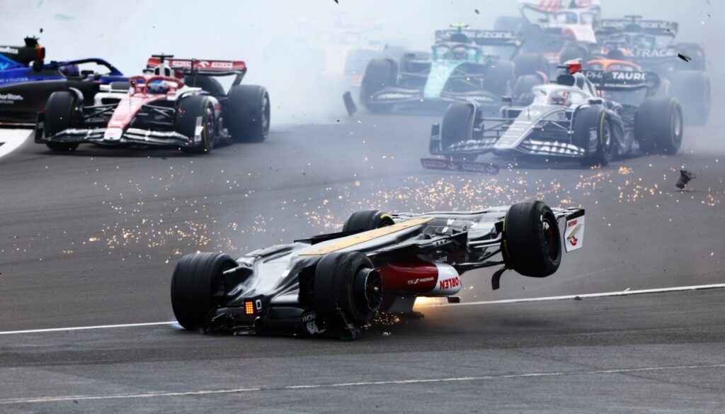 F1, close call drama at Silverstone: Guanyu Zhou’s Alfa overturns and goes over guards