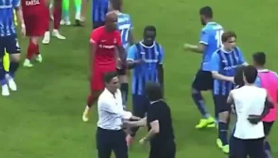 Close fight between Mario Balotelli and Vincenzo Montella