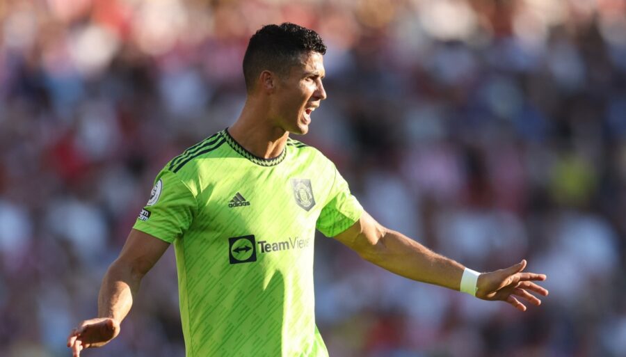 Manchester United, Erik ten Hag shows the way to Cristiano Ronaldo