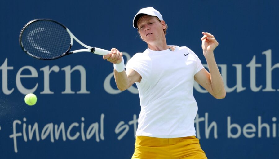 Atp Cincinnati Jannik Sinner Spreca Due Match Point Rimontato E Hot