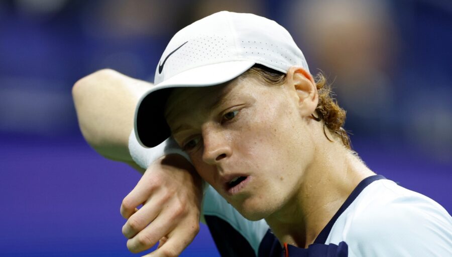 Jannik Sinner knocked out, fans don't take it well - Sportal.eu