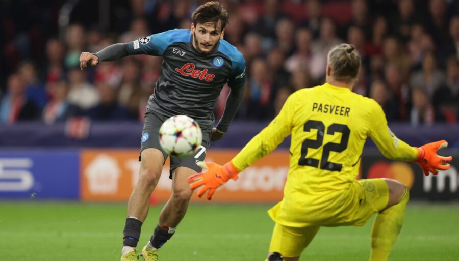 Khvicha Kvaratskhelia as Diego Armando Maradona, Georgian brakes down