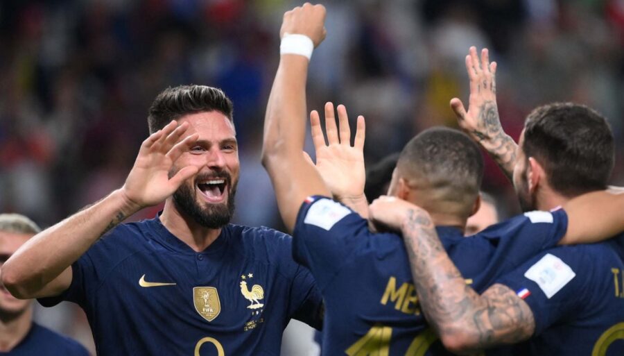 France Italian-style: Giroud and Rabiot knock out Australia