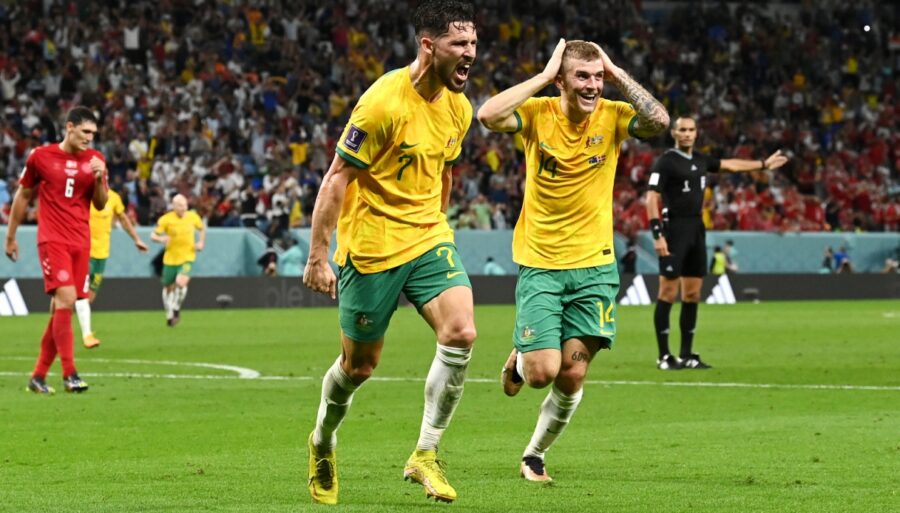Australia in the round of 16, Denmark mocked. Painless knockout (with final Var chaos) for France