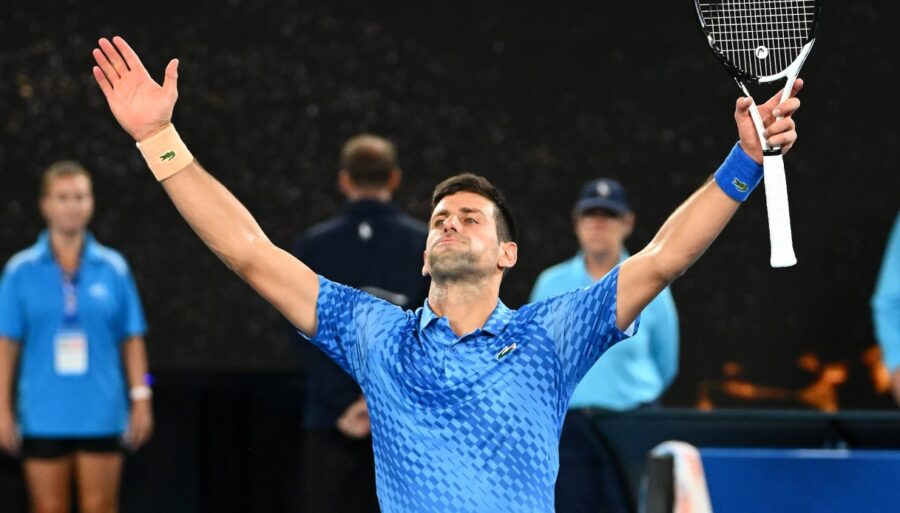 Australian Open: Djokovic stronger than pain, Murray eliminated