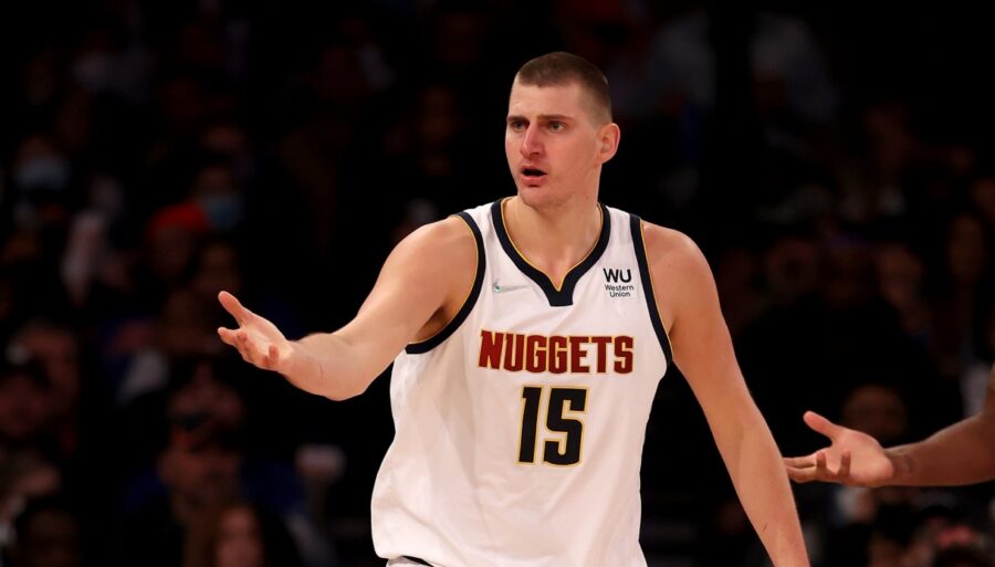 NBA, Nikola Jokic shines: Milwaukee surrenders