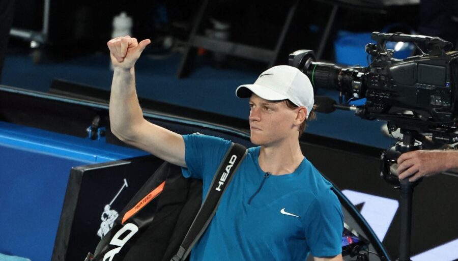 Jannik Sinner di poche parole in conferenza stampa