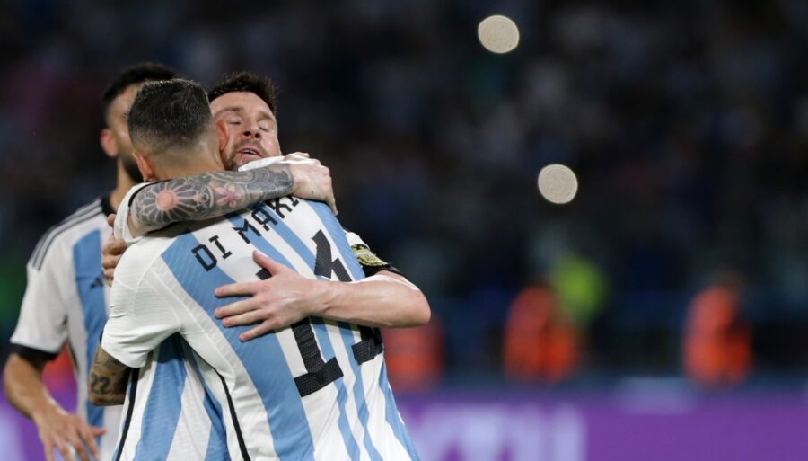 Argentina exaggerated, Messi reaches 102 goals
