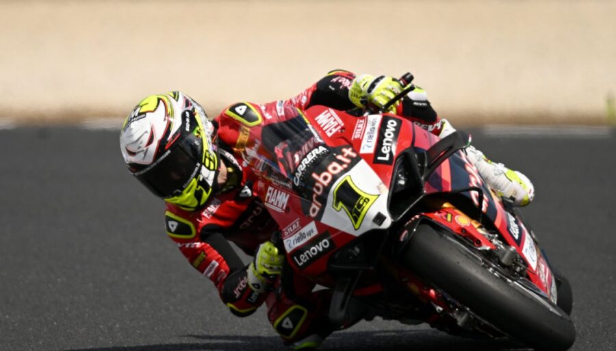 Superbike, Alvaro Bautista makes strong start in Assen in FP1