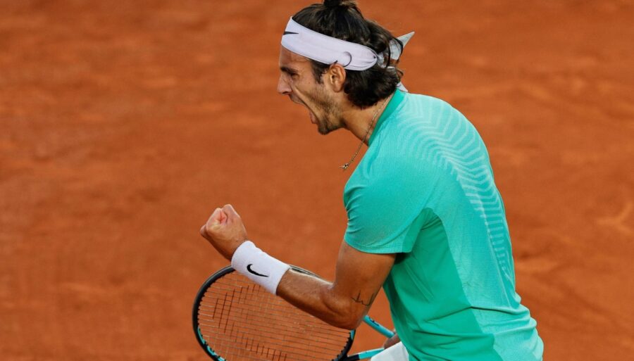 Roland Garros, Lorenzo Musetti Scrambles Shevchenko And Advances ...