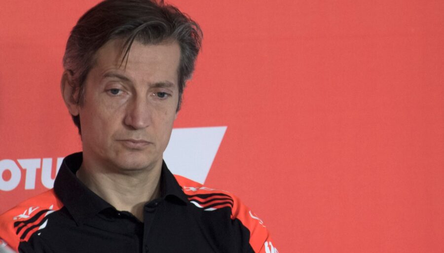 Bagnaia-Viñales crash, Massimo Rivola goes down flat with Ducati rider