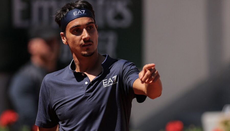 In Umag Lorenzo Sonego wins derby with Marco Cecchinato