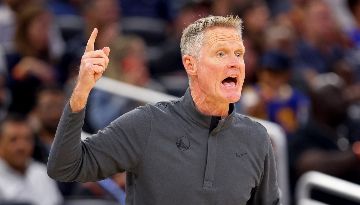 Golden State, Steve Kerr Pulls Draymond Green's Ears - Sportal.eu