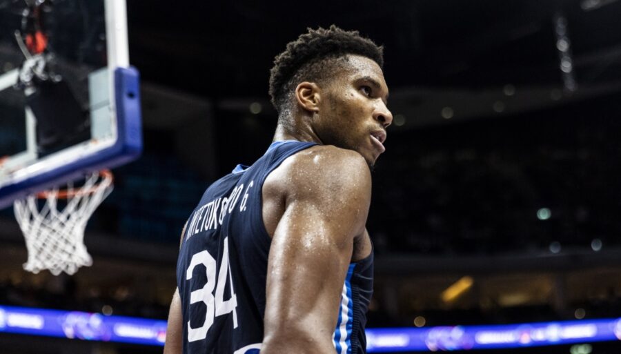 World Basketball Championships, Giannis Antetokounmpo forced to step back