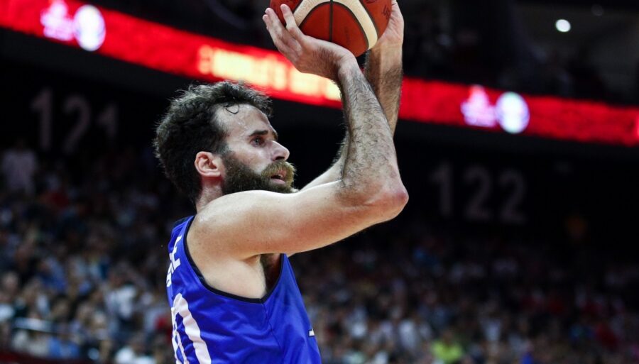 Basketball, the latest waltz in Italy for Gigi Datome
