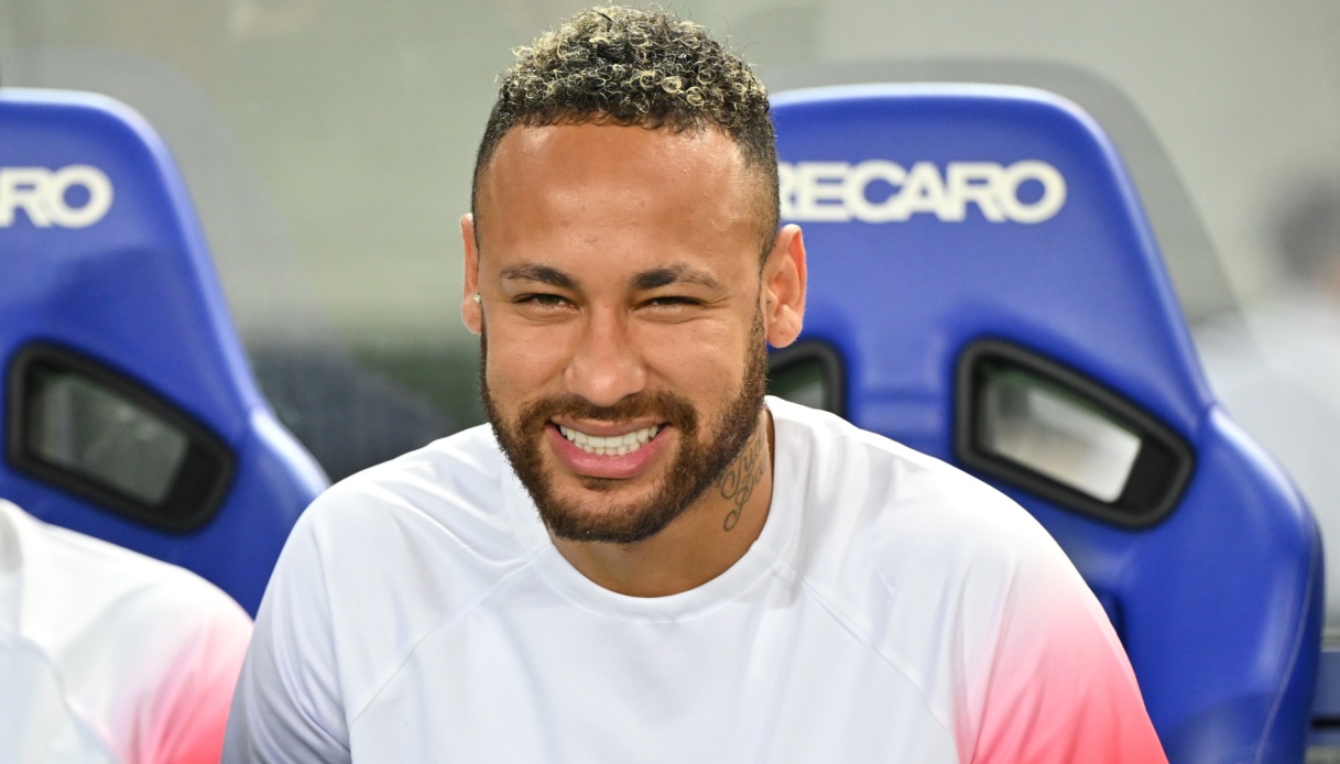 This Gesture From Neymar Convinced Teammate He is Growing Closer to PSG -  PSG Talk