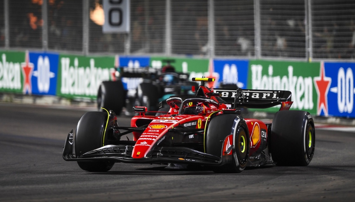 Crazy triumph of Carlos Sainz and Ferrari in Singapore - Sportal.eu