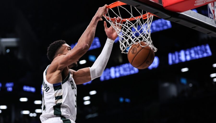 Giannis Antetokounmpo Dominates As Doc Rivers Awaits - Sportal.eu