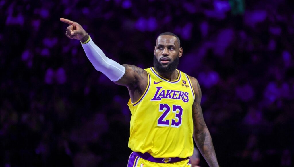 NBA: LeBron James returns, LA Lakers win again - Sportal.eu