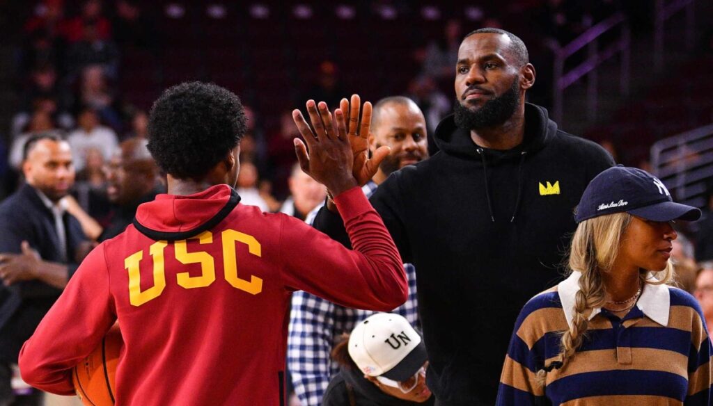 NBA, LeBron James' future in two simple moves - Sportal.eu