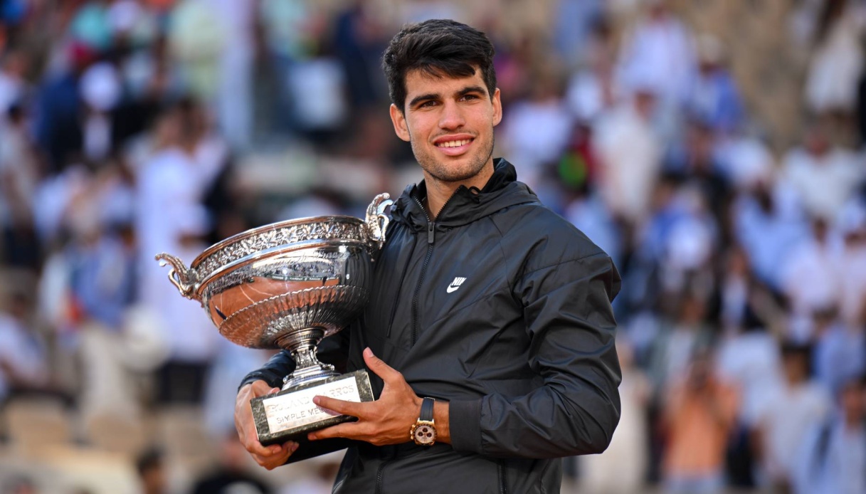 Carlos Alcaraz Triumphs At Roland Garros: Zverev Knocked Out In Fifth ...