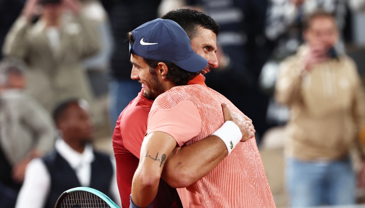 Roland Garros, after defeat Lorenzo Musetti crowns Novak Djokovic
