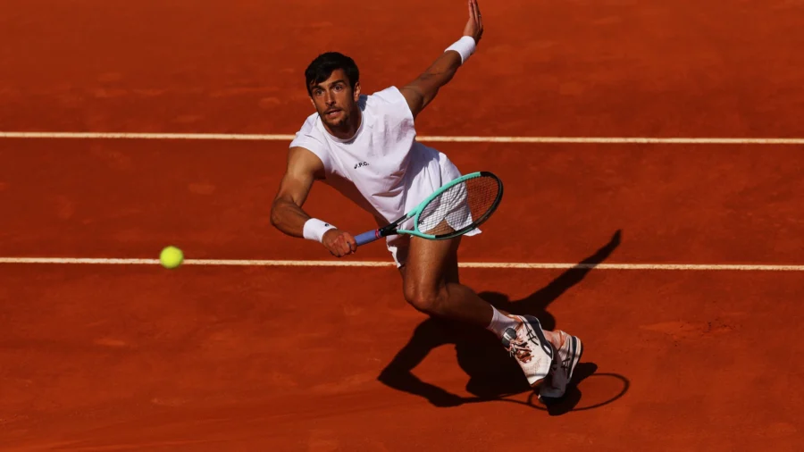 Madrid, Lorenzo Musetti flies to the round of 16: Stefanos Tsitsipas goes down again