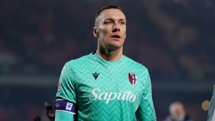 Lukasz Skorupski and Bologna together for one&apos;more season