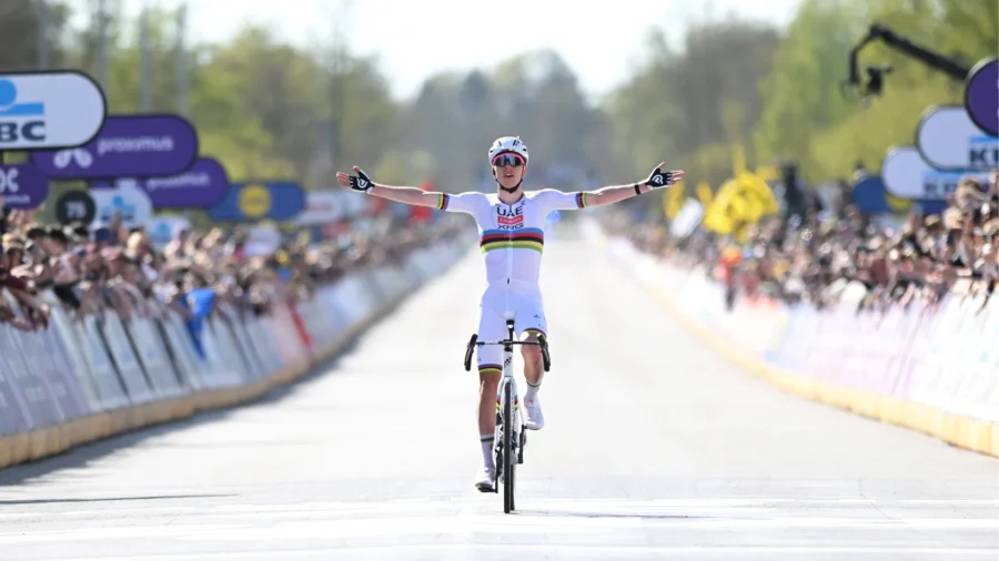 Pogacar demolishes all: what a triumph at the Tour of Flanders