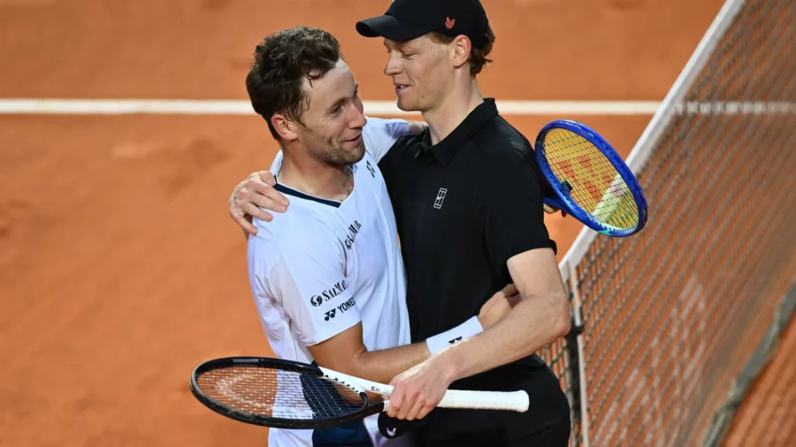 Jannik Sinner: Casper Ruud directed on the&apos;Azure and Carlos Alcaraz