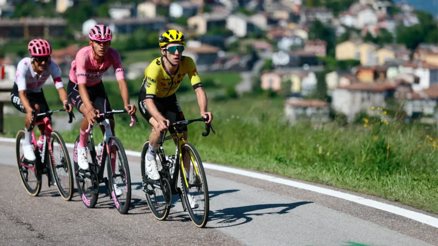 Giro d&apos;Italia 2025, ranking shakeup after stage 16