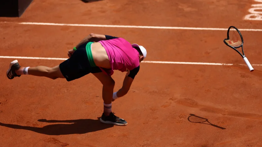 Francesco Passaro’s feat: Dimitrov knocked out, racket destroyed