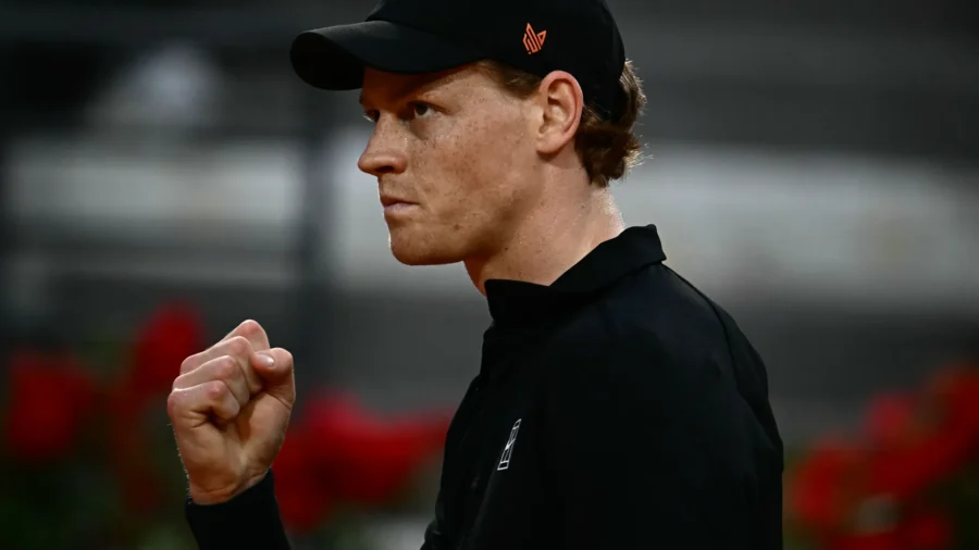 Jannik Sinner dominates Casper Ruud and flies to semifinals in Rome