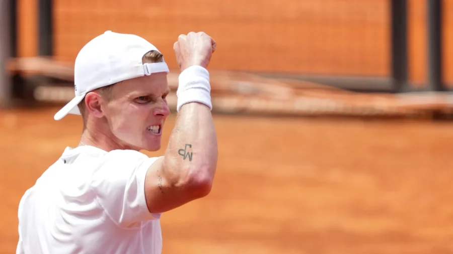 Jesper De Jong challenges Jannik Sinner: "He&apos; human, I will not be slaughtered"