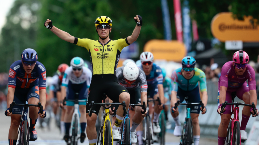 Giro d’Italia 2025: triumph in stage 12 for Dutchman Kooij