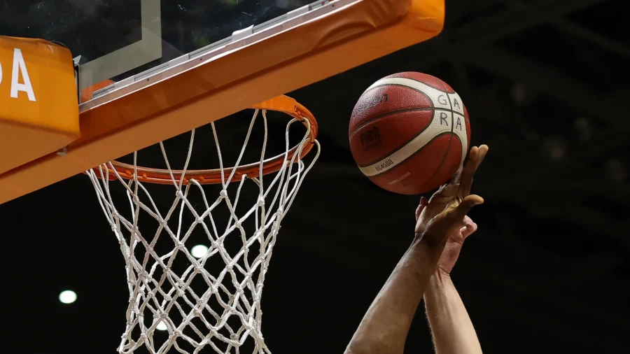 Fabio Bongi and DJ Steward take on Banco di Sardegna Sassari