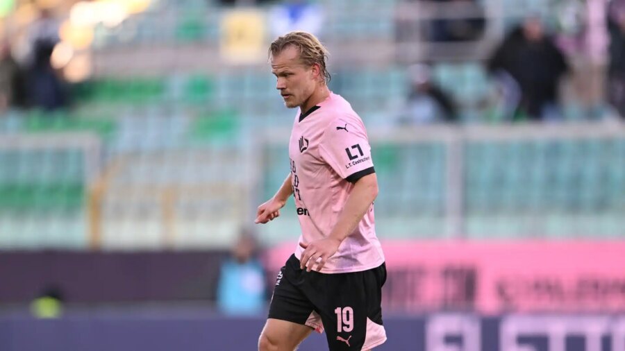 Pippo Inzaghi’s Palermo wins in a sprint.