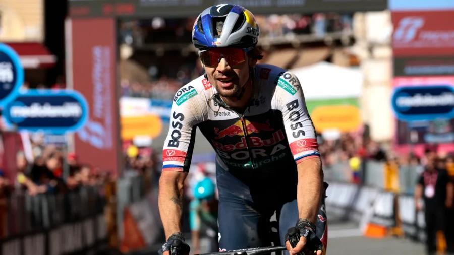 Giro d&apos;Italia: scare for Primoz Roglic before the start of the stage