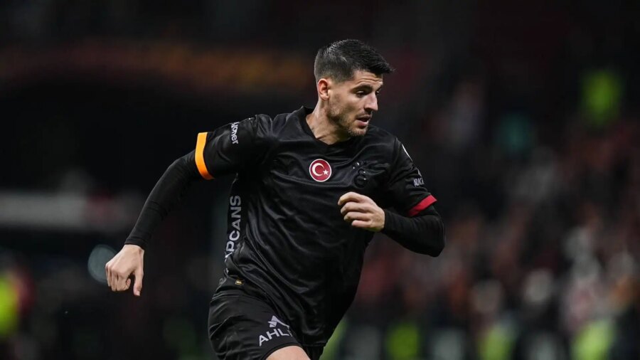 Como tries for Alvaro Morata: telephone contact with Fabregas