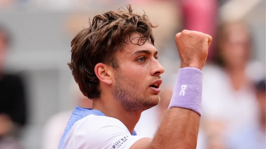 ATP Halle, Flavio Cobolli folds Denis Shapovalov and goes into quarterfinals