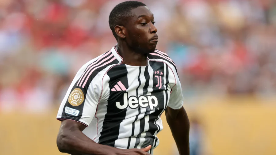 Randal Kolo Muani, the solution there&apos;is.