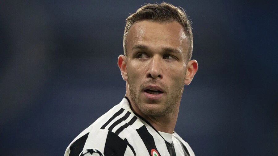 Juventus: the&apos;incredible story of Arthur, redundant for years