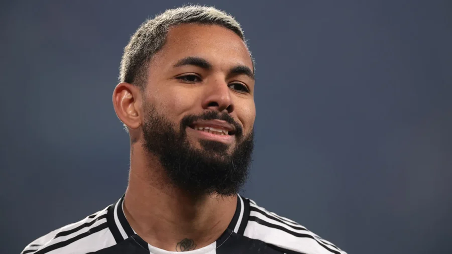 Juventus in talks to transfer Douglas Luiz