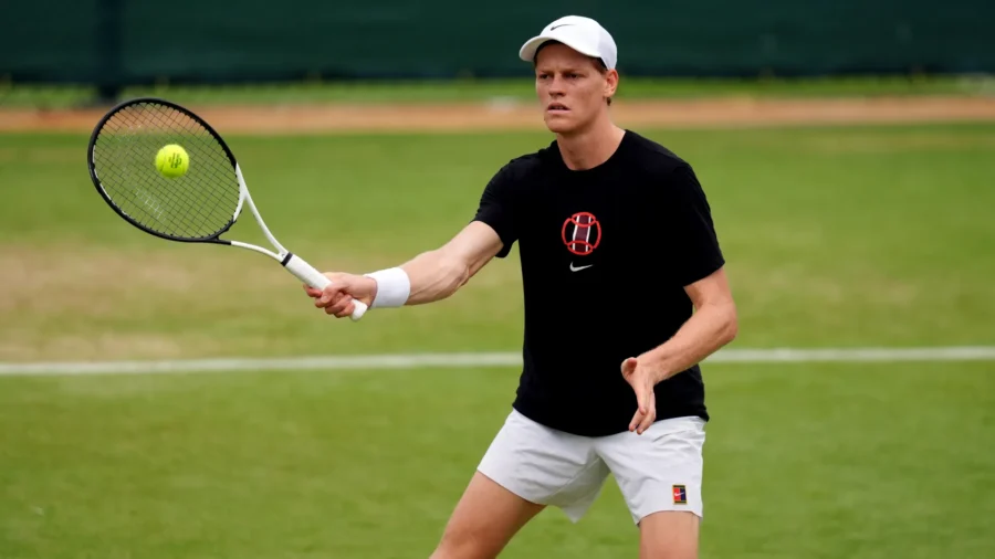 When does Jannik Sinner play at Wimbledon: background with Grigor Dimitrov