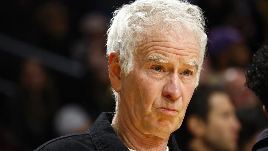 Jannik Sinner: John McEnroe lapidary on blue and Carlos Alcaraz