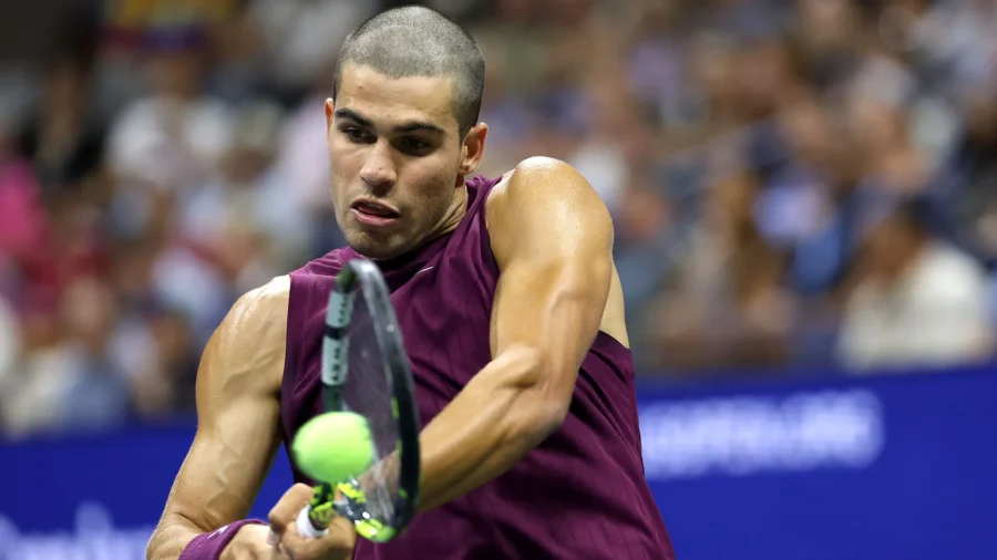 When does Carlos Alcaraz play at the US Open: background with Mattia Bellucci