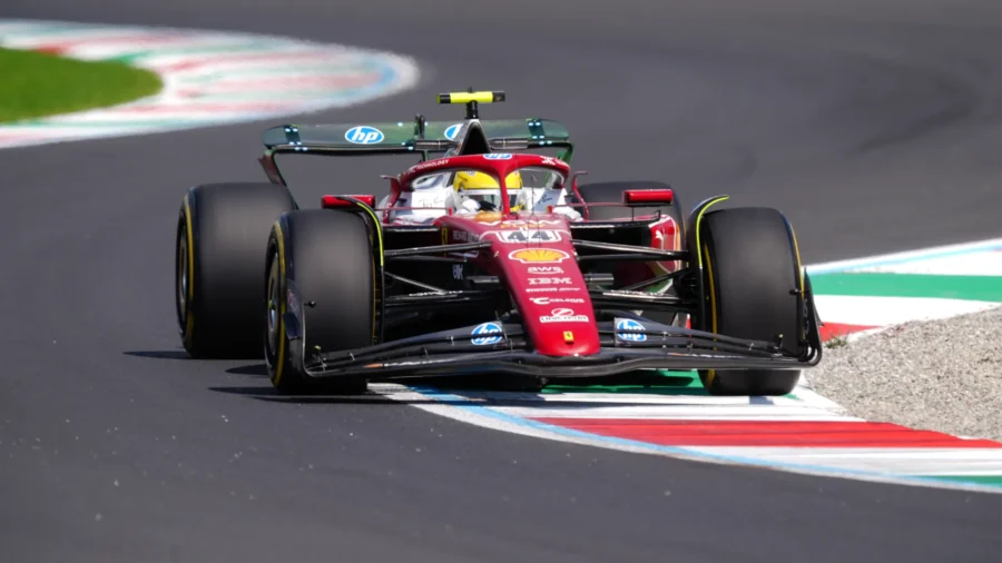 F1, Italian GP, it’s straight away Ferrari at Monza: Hamilton ahead of Leclerc in first free practice